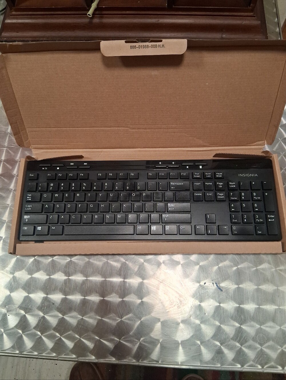 New In Box Insignia Wireless Keyboard Model# NS-PNC7011